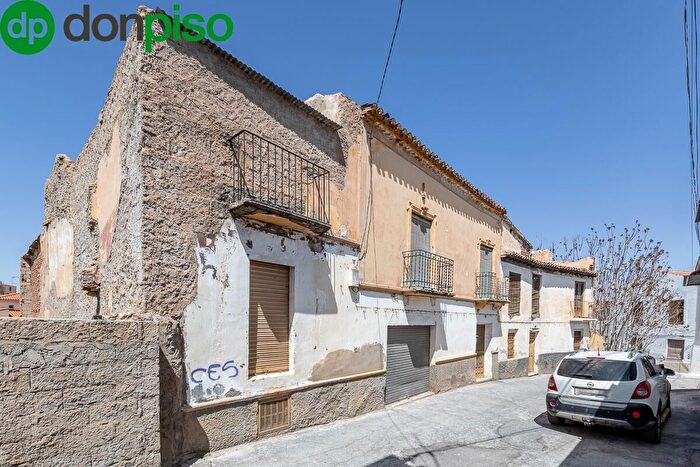 Casas en venta y pisos alquiler - 2