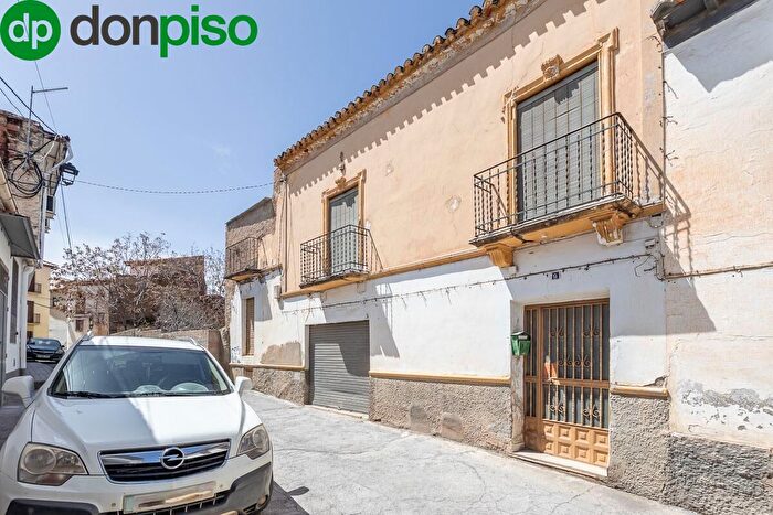 Casas en venta y pisos alquiler - 1