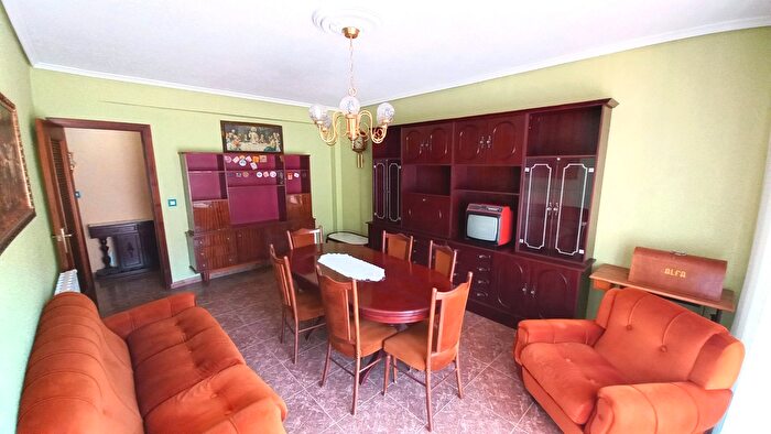 Casas en venta y pisos alquiler - 1