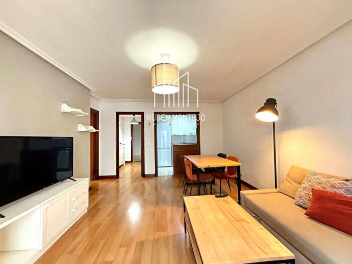 Casas en venta y pisos alquiler - 3