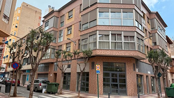 Casas en venta y pisos alquiler - 1