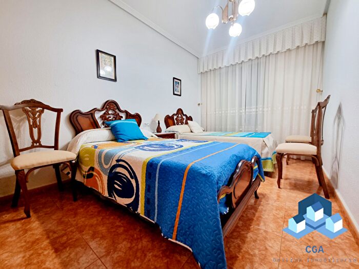 Casas en venta y pisos alquiler - 3