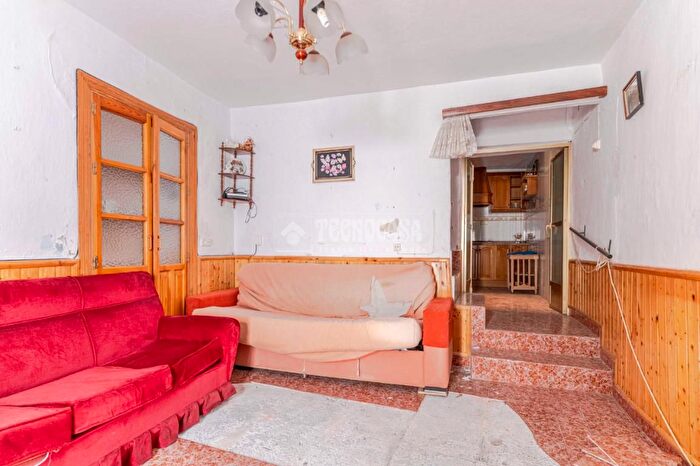 Casas en venta y pisos alquiler - 1