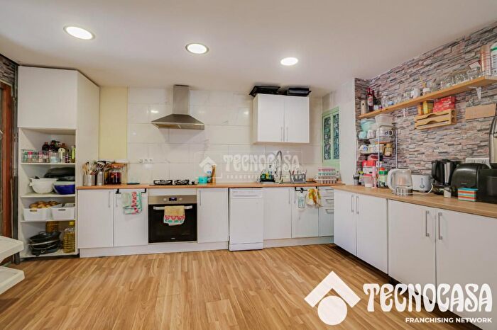 Casas en venta y pisos alquiler - 3