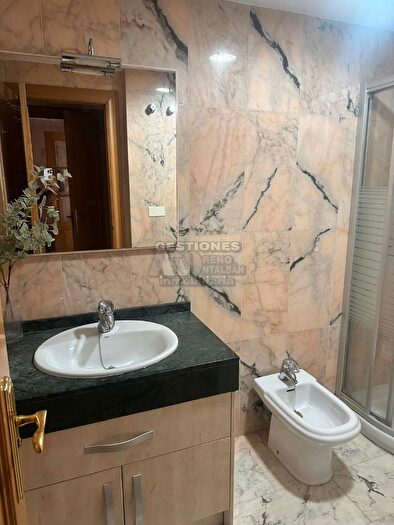 Casas en venta y pisos alquiler - 3