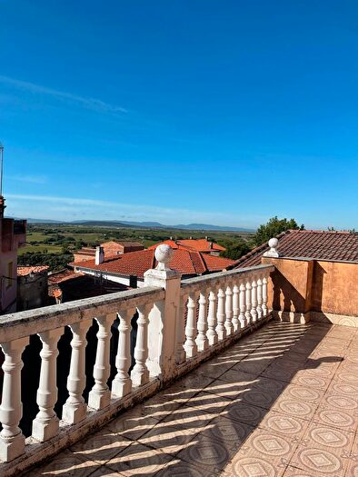 Casa en venta en Valdeobispo, Cáceres de 6 habitaciones