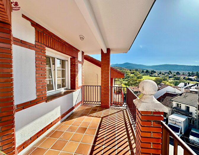 Casas en venta y pisos alquiler - 1