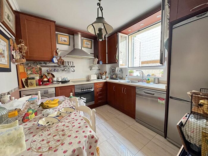Casas en venta y pisos alquiler - 2