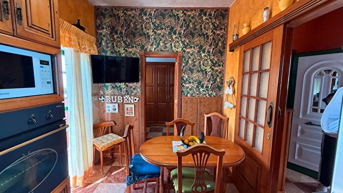 Casas en venta y pisos alquiler - 2