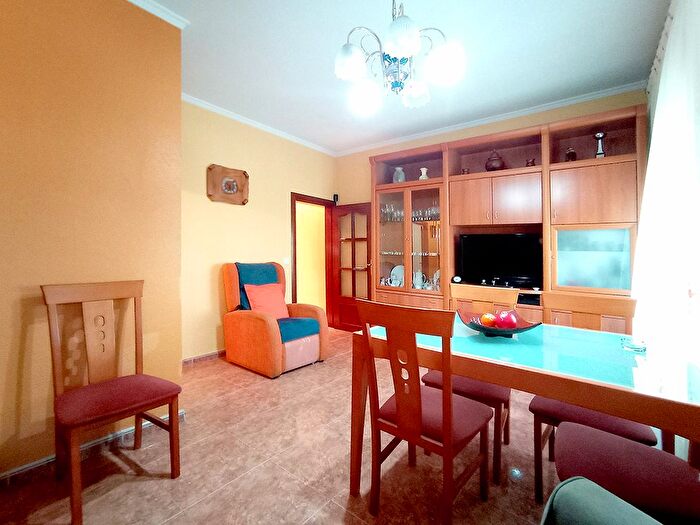Casas en venta y pisos alquiler - 2
