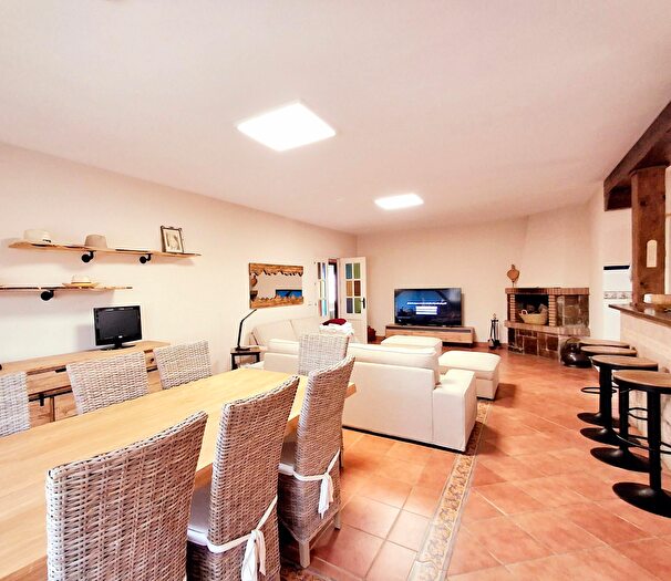 Casas en venta y pisos alquiler - 3
