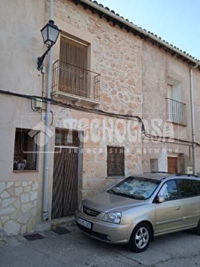 Casas en venta y pisos alquiler - 1