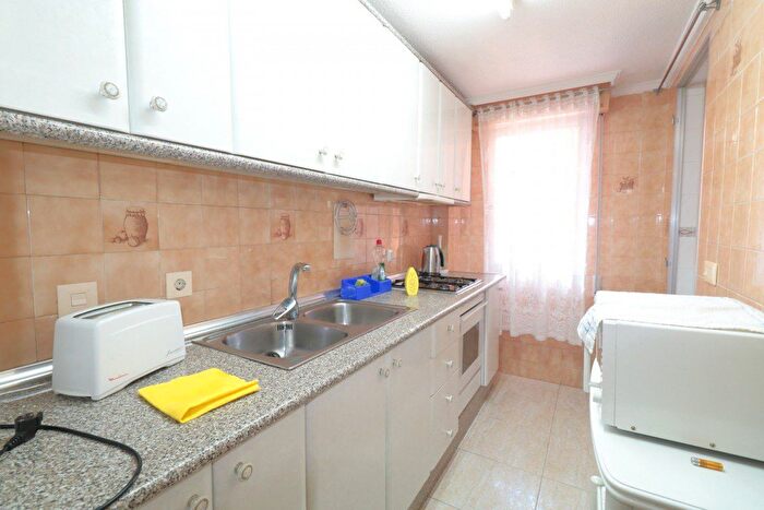 Casas en venta y pisos alquiler - 2