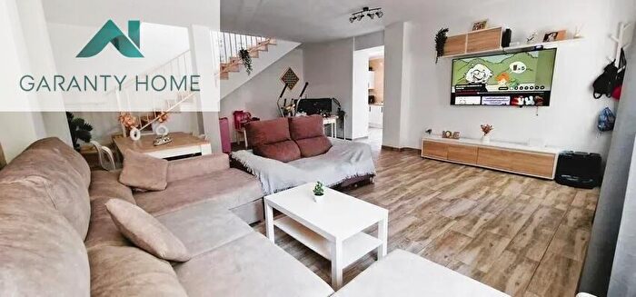 Casas en venta y pisos alquiler - 2