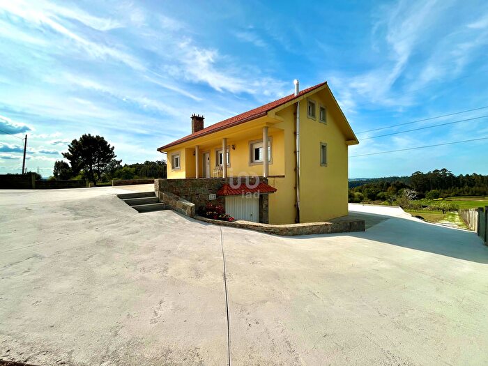 Casa en venta en Coirós, A Coruña de 5 habitaciones