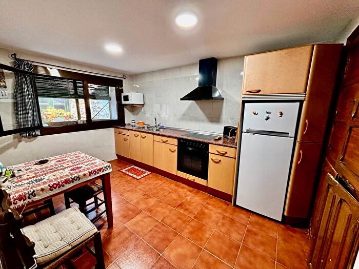 Casas en venta y pisos alquiler - 3