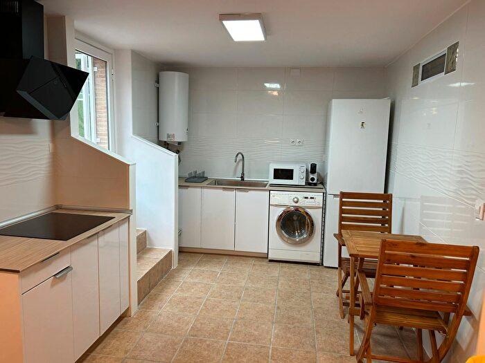 Casas en venta y pisos alquiler - 2
