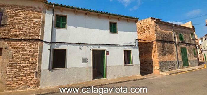 Casa en venta en Ses Salines Poble, Ses Salines de 4 habitaciones