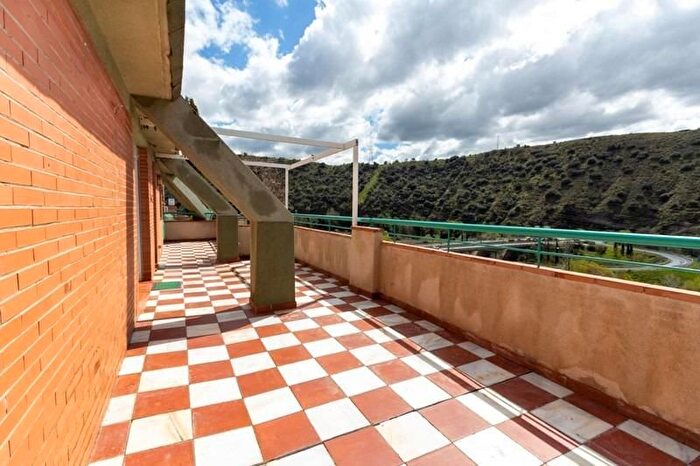 Piso en venta en Genil, Crta De la Sierra de 3 habitaciones