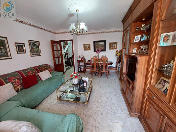 Casas en venta y pisos alquiler - 1