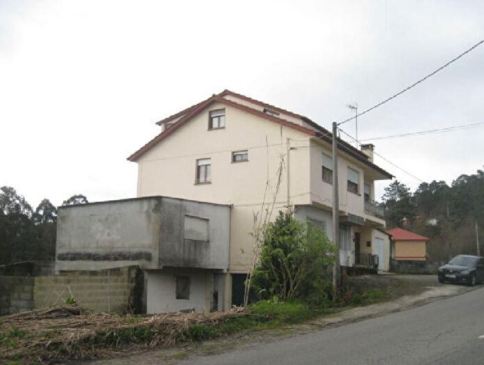 Piso en venta en Redondela, Pontevedra de 3 habitaciones