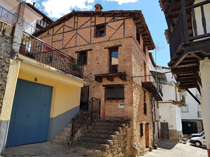 Casas en venta y pisos alquiler - 1