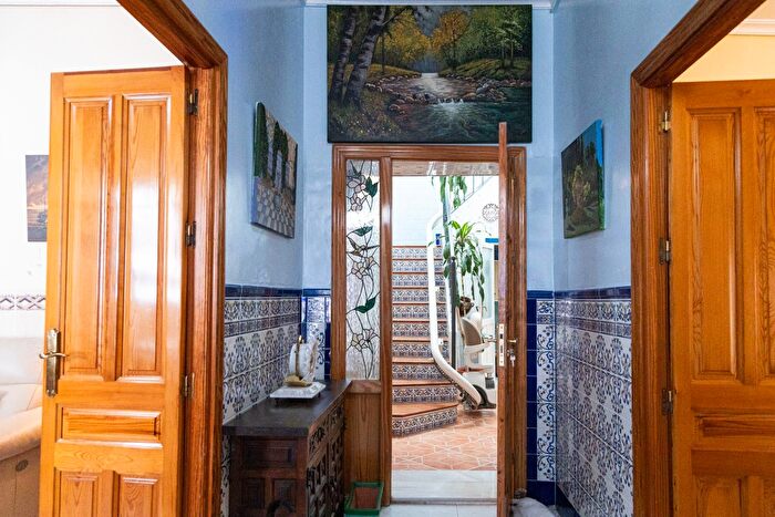 Casas en venta y pisos alquiler - 3