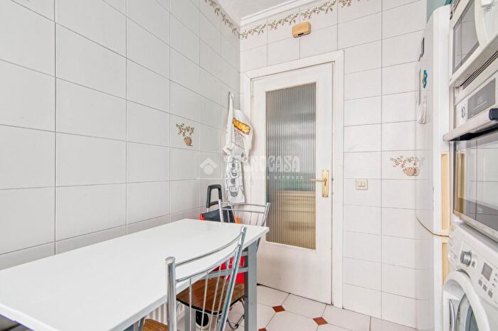 Casas en venta y pisos alquiler - 3