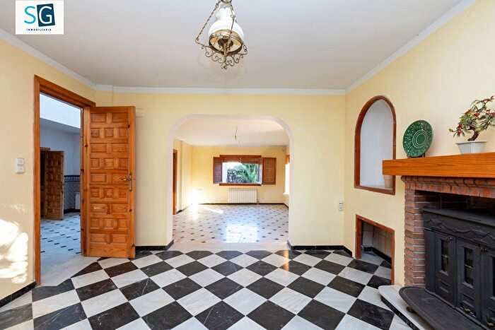 Casas en venta y pisos alquiler - 3