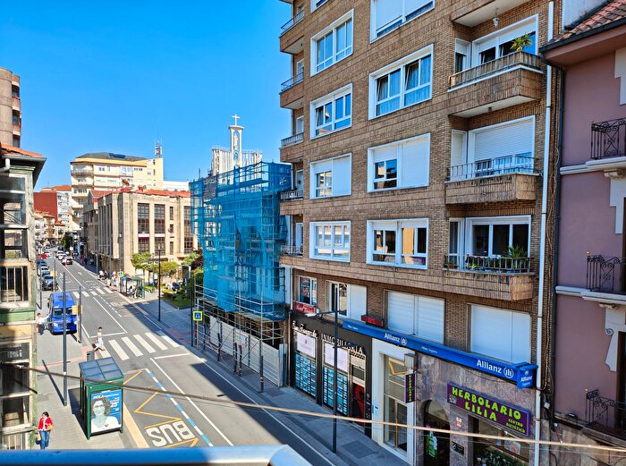 Casas en venta y pisos alquiler - 1