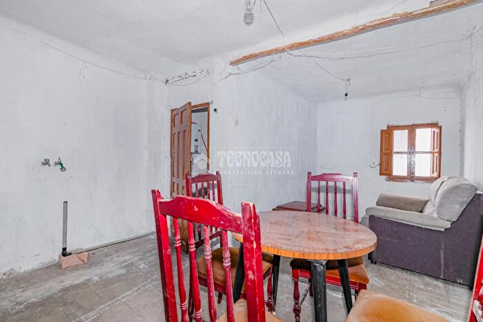 Casas en venta y pisos alquiler - 1