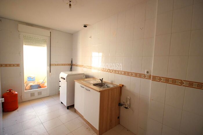 Casas en venta y pisos alquiler - 3