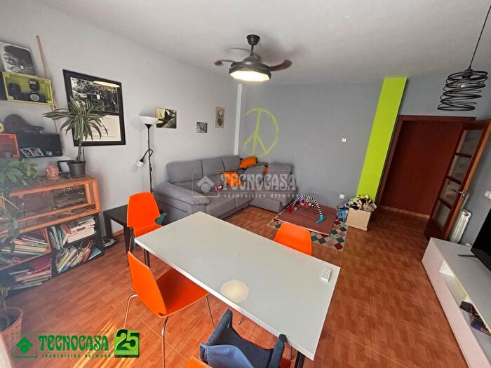 Casas en venta y pisos alquiler - 3