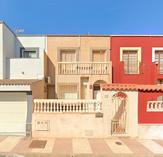 Casas en venta y pisos alquiler - 3