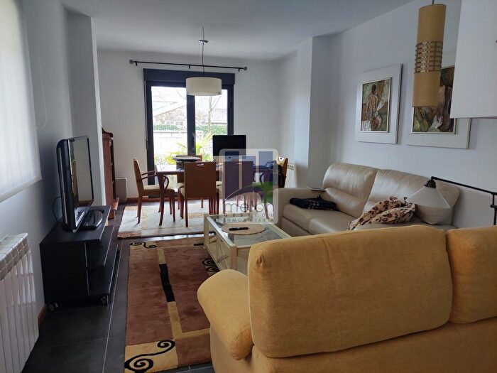 Casas en venta y pisos alquiler - 3