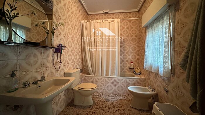 Casas en venta y pisos alquiler - 3