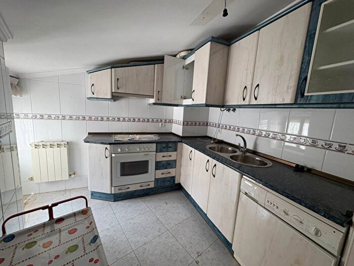 Casas en venta y pisos alquiler - 2