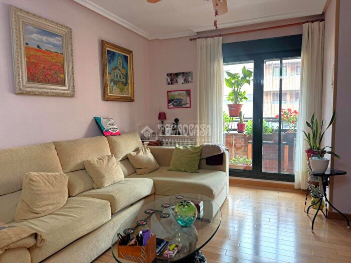 Casas en venta y pisos alquiler - 3