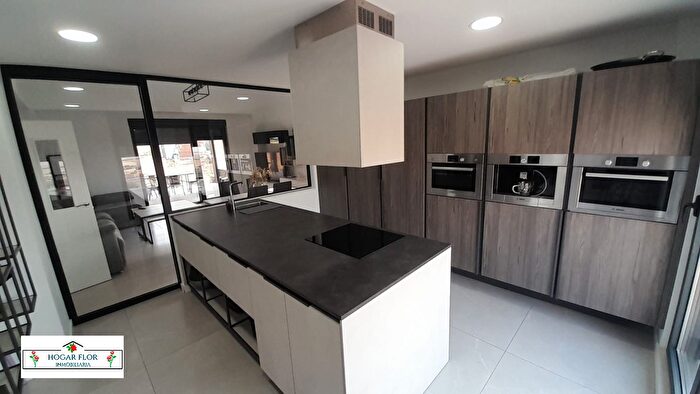 Casas en venta y pisos alquiler - 1