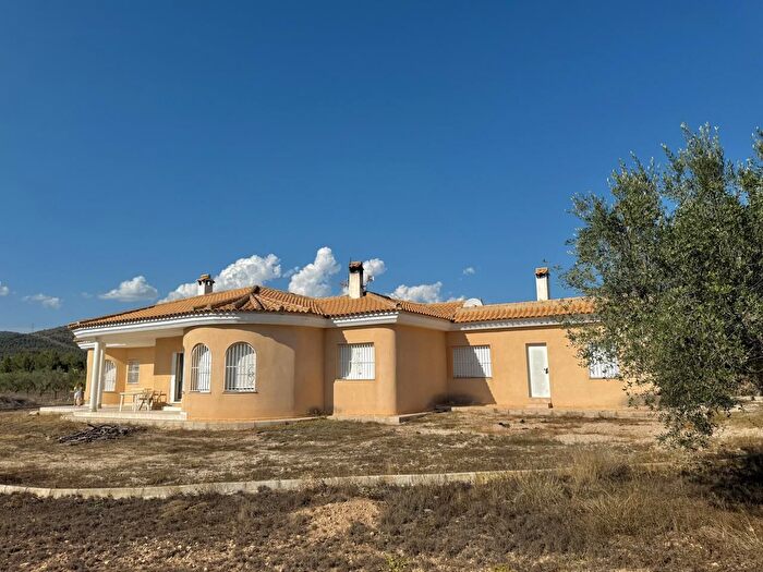 Casa en venta en Onil, Alicante de 3 habitaciones