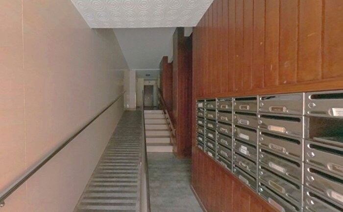 Piso en venta en El Rabal, Salvador Allende de 3 habitaciones