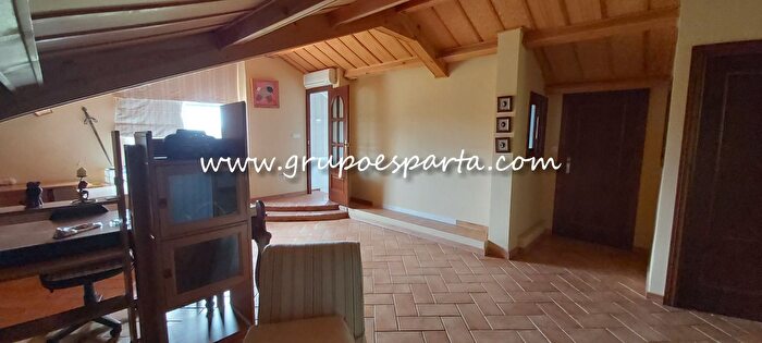 Casas en venta y pisos alquiler - 3