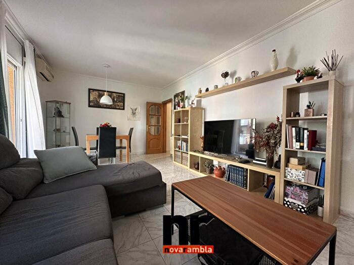 Casas en venta y pisos alquiler - 1