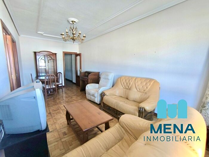 Casas en venta y pisos alquiler - 3