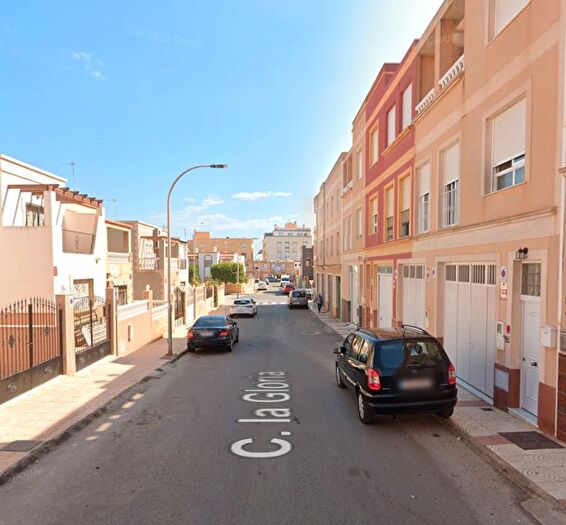Casas en venta y pisos alquiler - 2