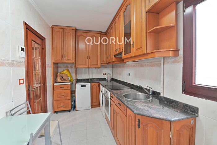 Casas en venta y pisos alquiler - 3
