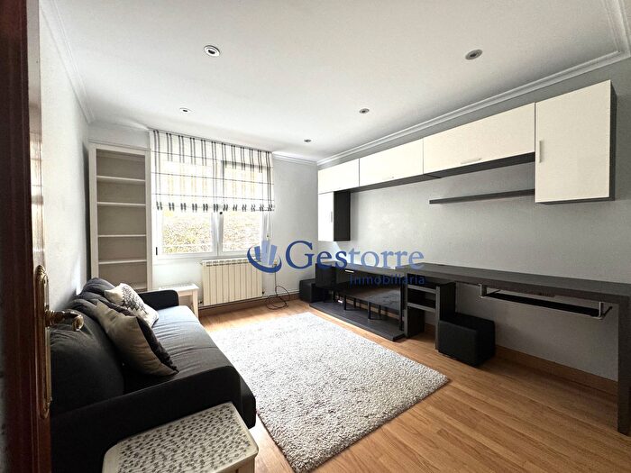 Casas en venta y pisos alquiler - 3