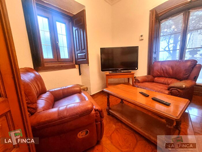 Casas en venta y pisos alquiler - 2
