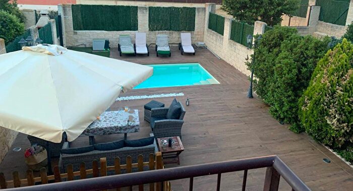 Casa en venta en Castilla y León, Segovia de 4 habitaciones