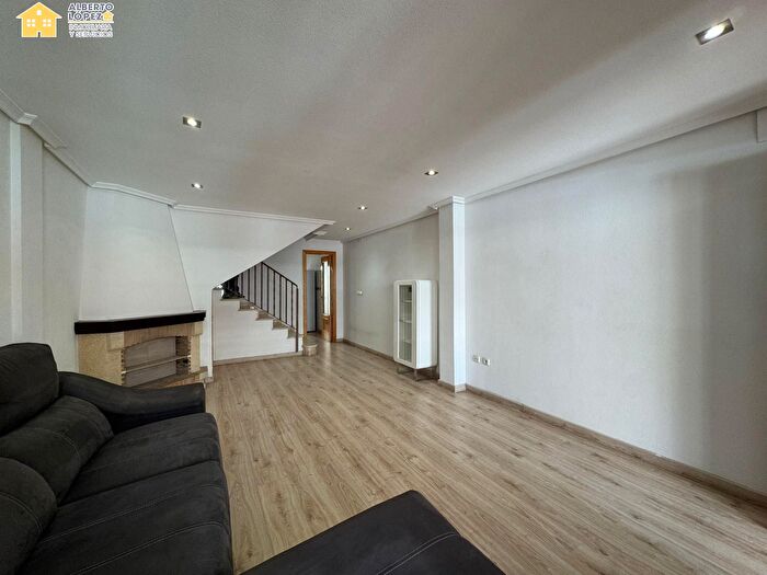 Casas en venta y pisos alquiler - 2